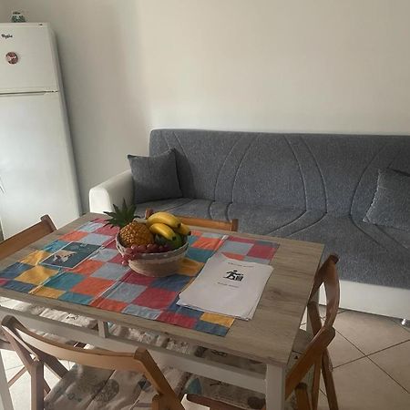 Airport Apartment Alloggio Turistico T&C Fiumicino Luaran gambar