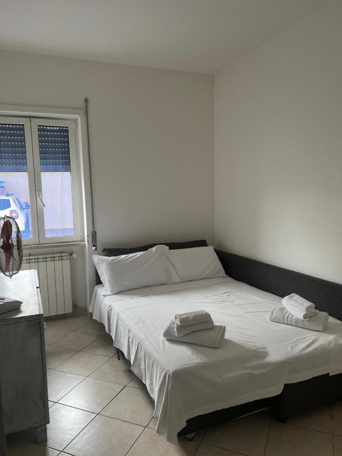 Airport Apartment Alloggio Turistico T&C Fiumicino Luaran gambar