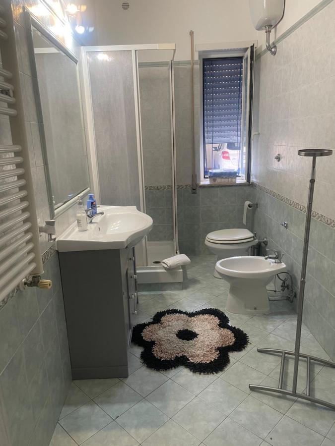 Airport Apartment Alloggio Turistico T&C Fiumicino Luaran gambar